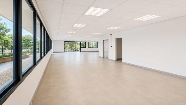 277.7 m² Commercial space
