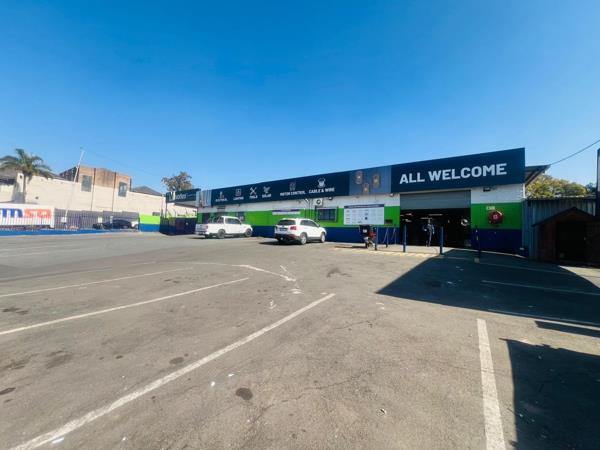 749 m² Commercial space
