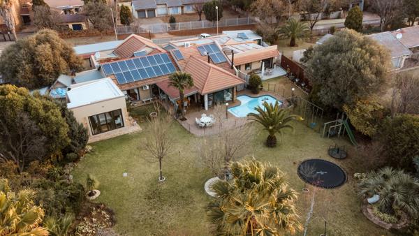 6 Bedroom House