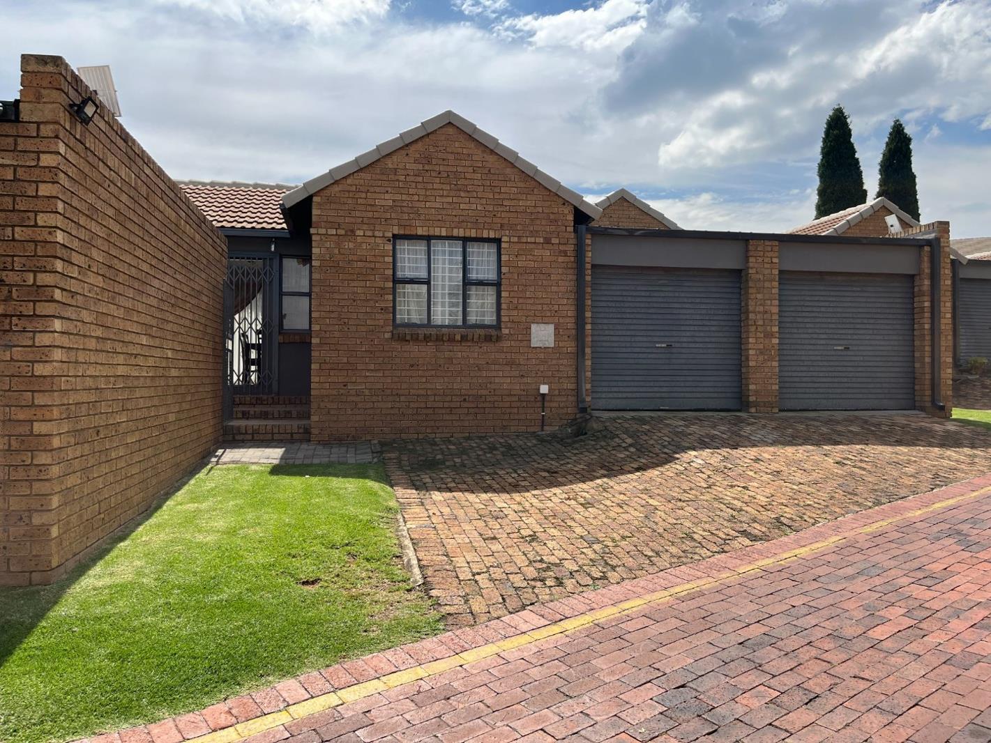 2 Bedroom Townhouse in Halfway Gardens