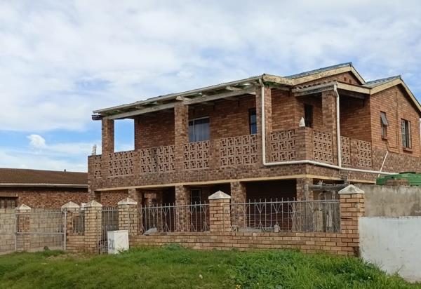 8 Bedroom House