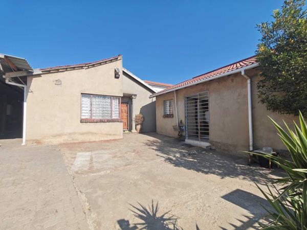 5 Bedroom House
