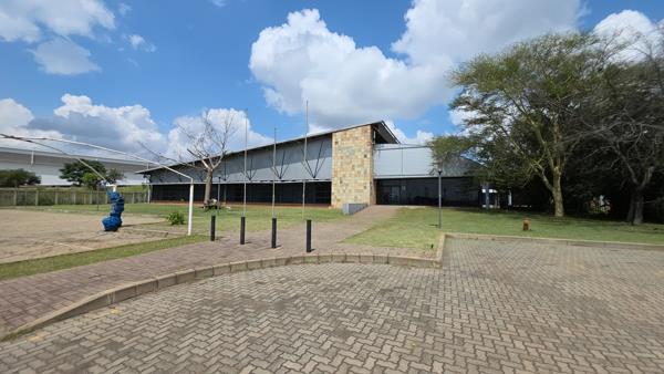 1 400 m² Industrial space