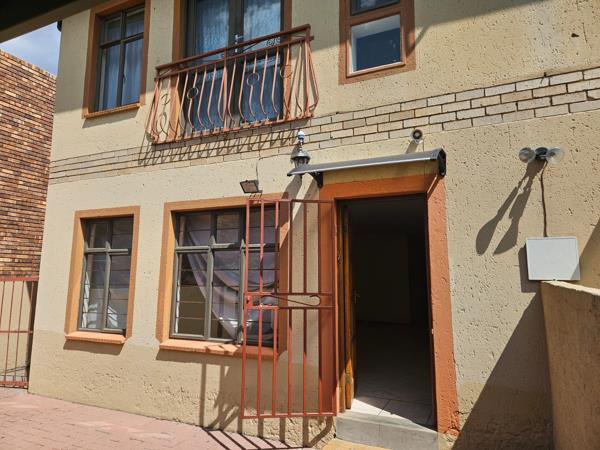 6 Bedroom House