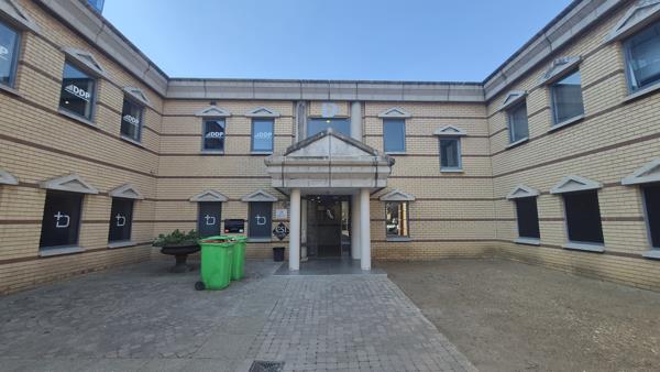 327 m² Commercial space