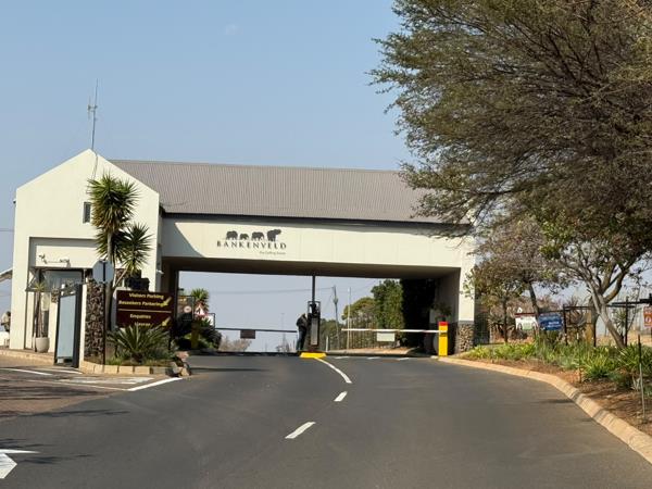 1 271 m² Land