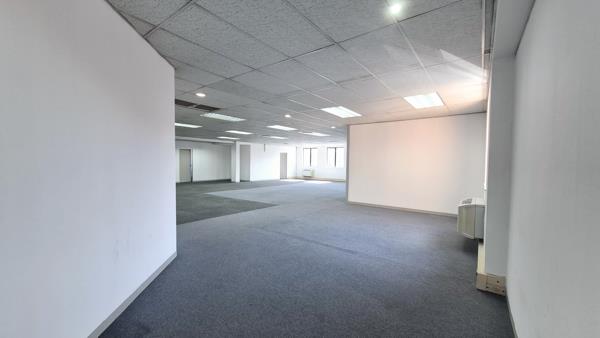 379 m² Commercial space
