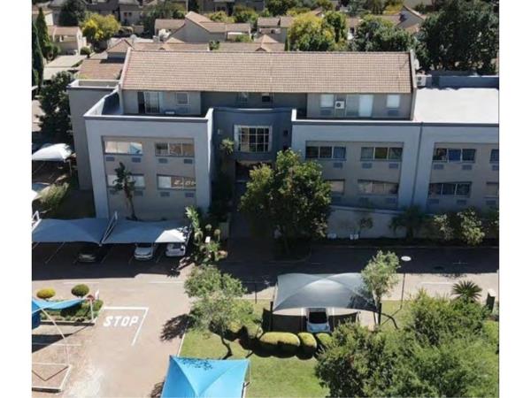 1 670 m² Office Space