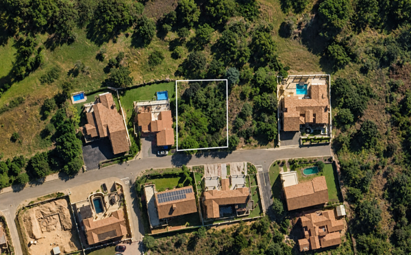 648 m² Land