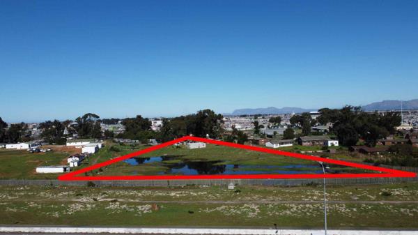 7 789 m² Land