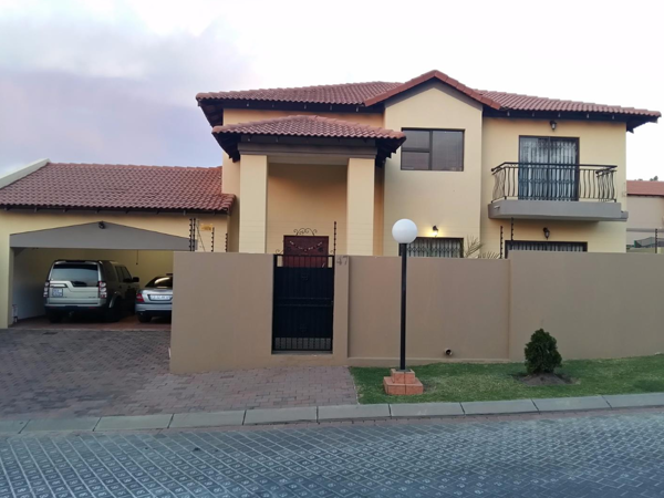 5 Bedroom Townhouse