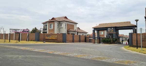 353 m² Land