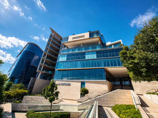 893 m² Commercial space