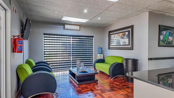 492 m² Commercial space