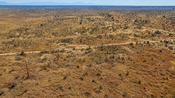 3 000 ha Land