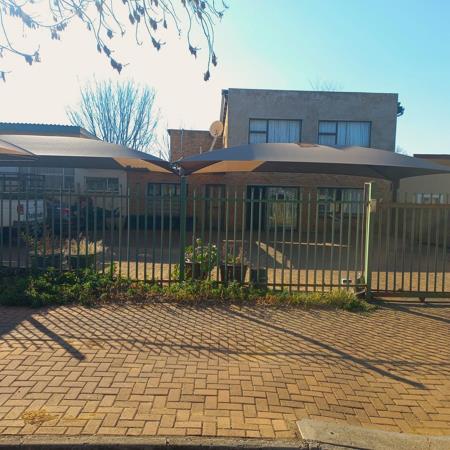 21 Bedroom House