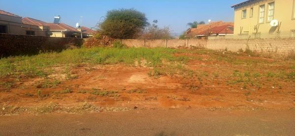 500 m² Land