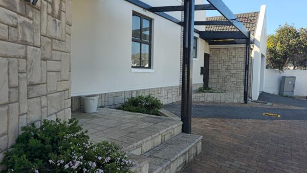 6 Bedroom House