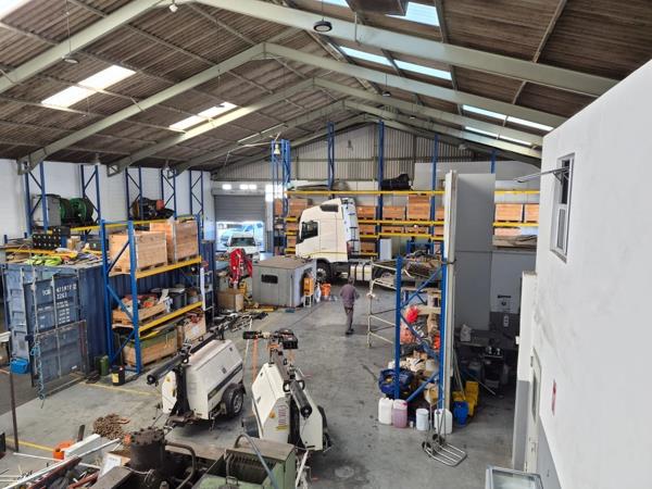 775 m² Industrial space