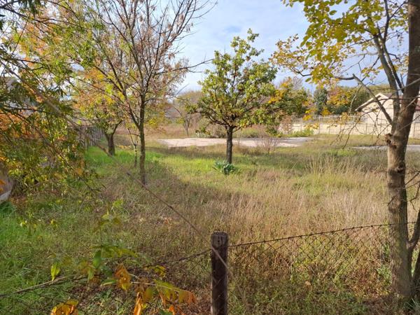 931 m² Land