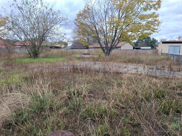 1 020 m² Land