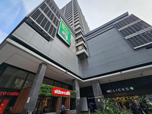 676 m² Commercial space