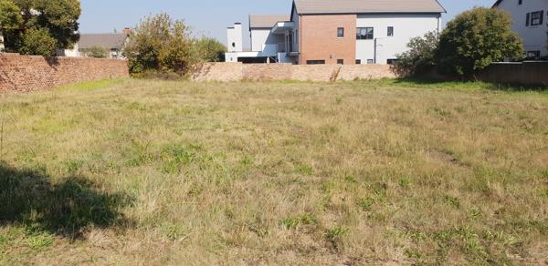 931 m² Land
