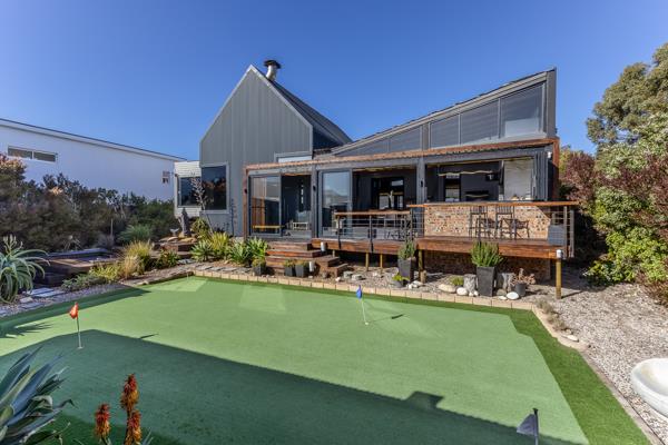 6 Bedroom House