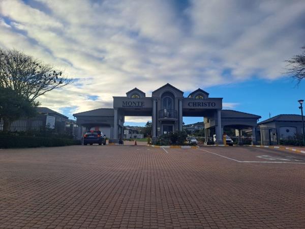 737 m² Land