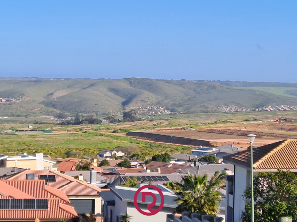 600 m² Land