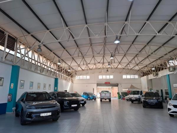 925 m² Retail Space