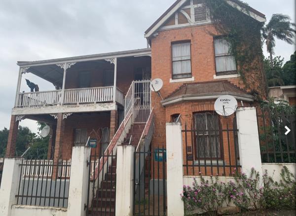 6 Bedroom House