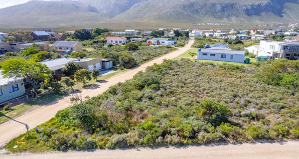 1 137 m² Land