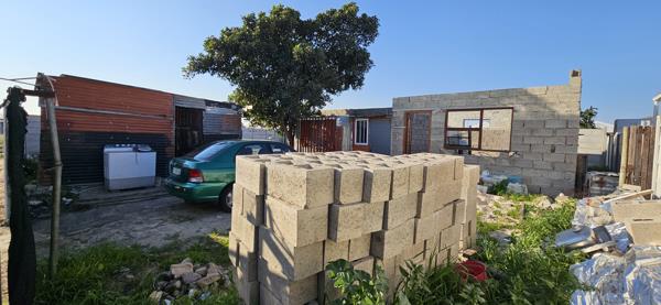 435 m² Land