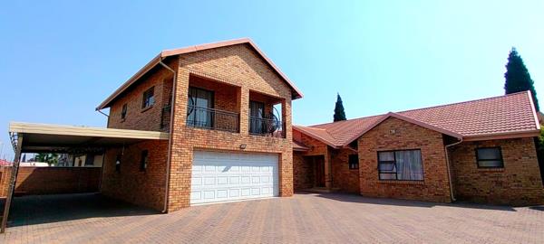 6 Bedroom House