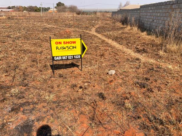 1 104 m² Land