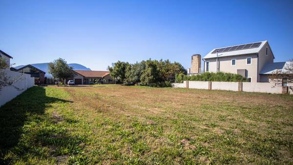 965 m² Land