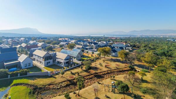 776 m² Land