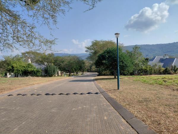 1 250 m² Land