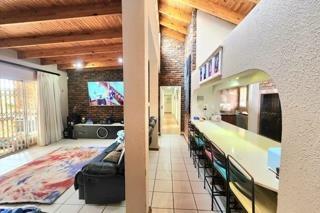 6 Bedroom House