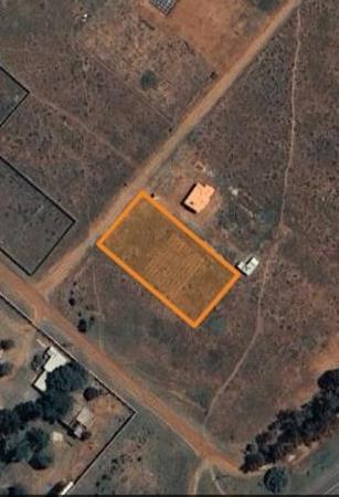 1 923 m² Land