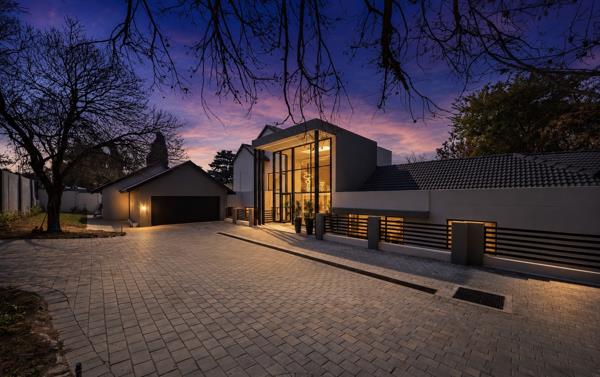 6 Bedroom House