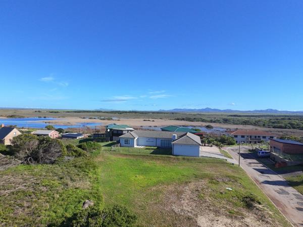 702 m² Land