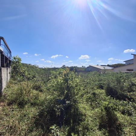 1 125 m² Land