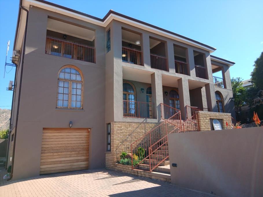 5 Bedroom House