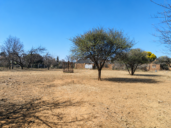 4 000 m² Land