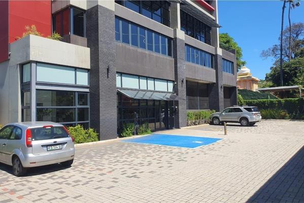 435 m² Office Space