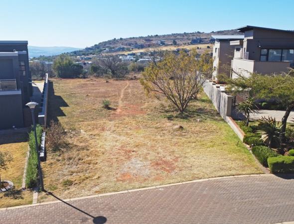 1 332 m² Land