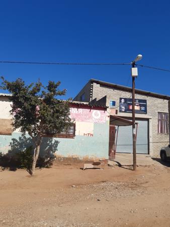 696 m² Land