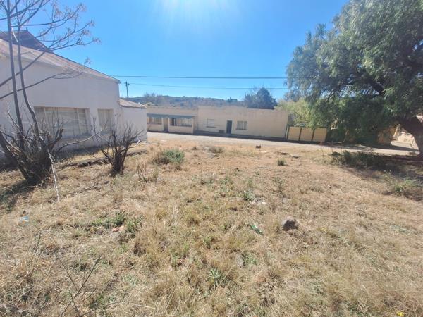 740 m² Land